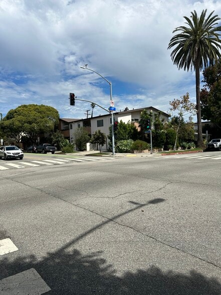 More Photos Of 1301 11th St, Santa Monica Apartments For Sale