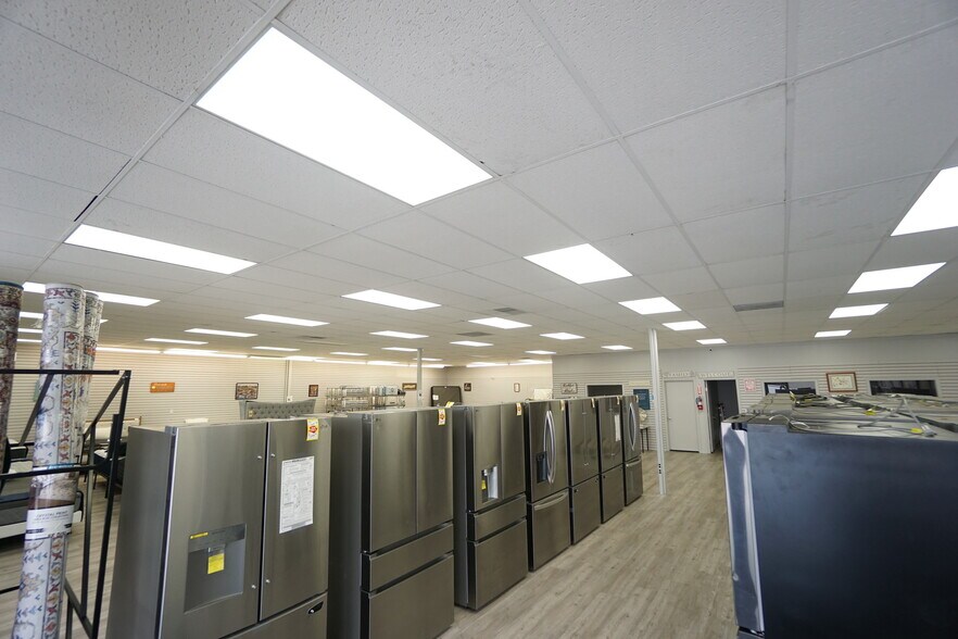 More Photos Of 3001 Main St, Union Gap Freestanding For Lease