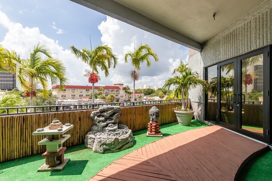 More Photos Of 2151 E Commercial Blvd, Fort Lauderdale Medical For Lease
