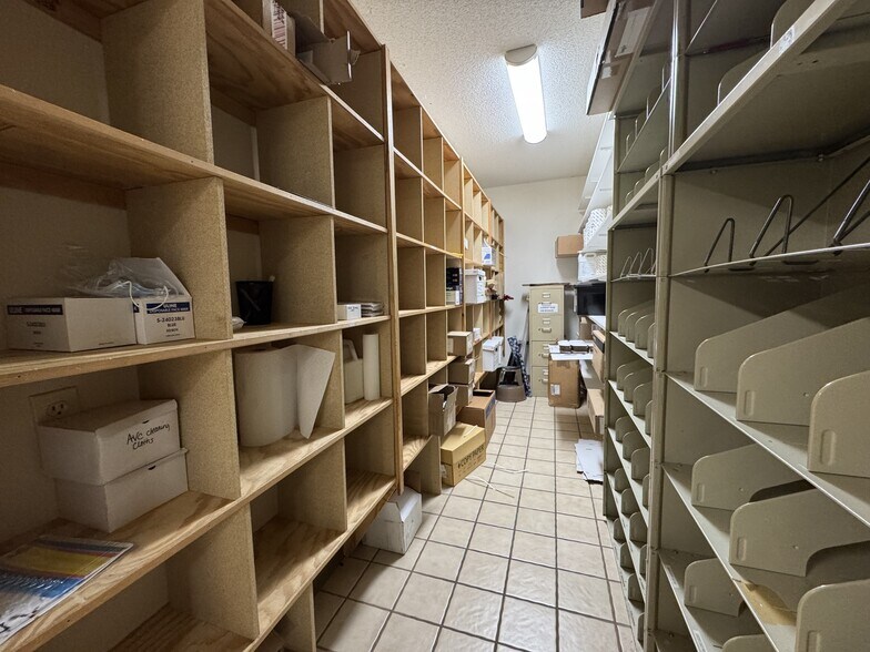 More Photos Of 915 N Main St, Bloomington General Retail For Sale