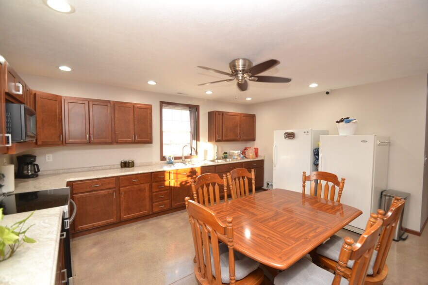 More Photos Of 3247 E State Road 28, Tipton Warehouse For Sale