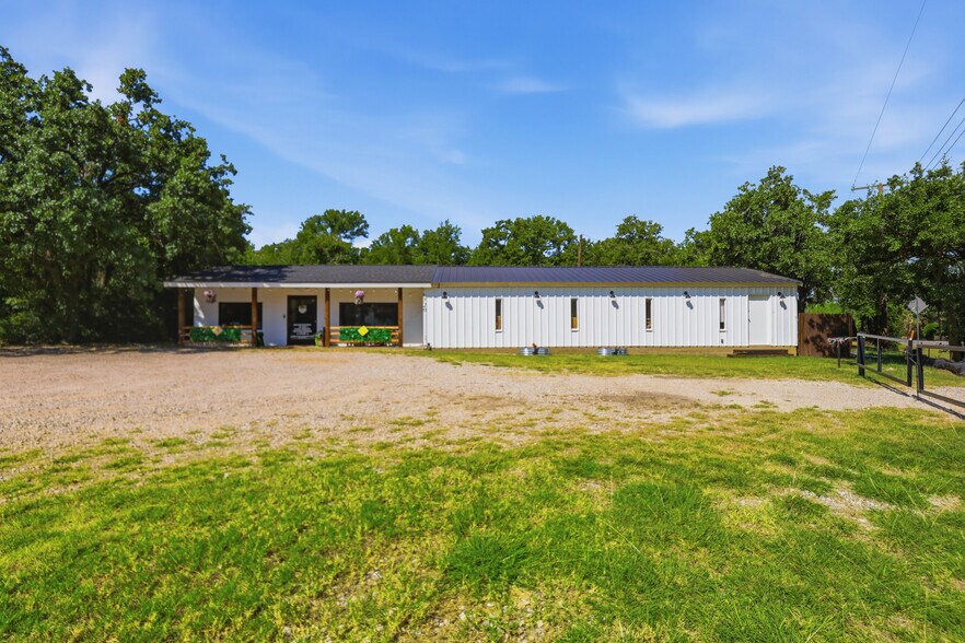 More Photos Of 6720 Dick Price Rd, Mansfield Office For Lease