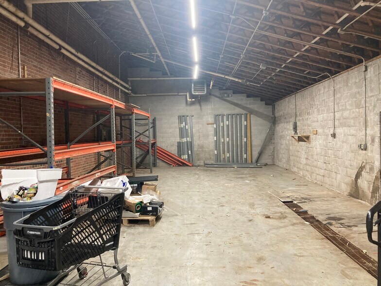 More Photos Of 2601 Emory Rd, Finksburg Flex For Lease