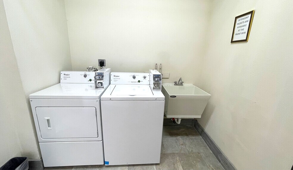 More Photos Of 717 E Bannerman Ave, Redgranite Hotel For Sale