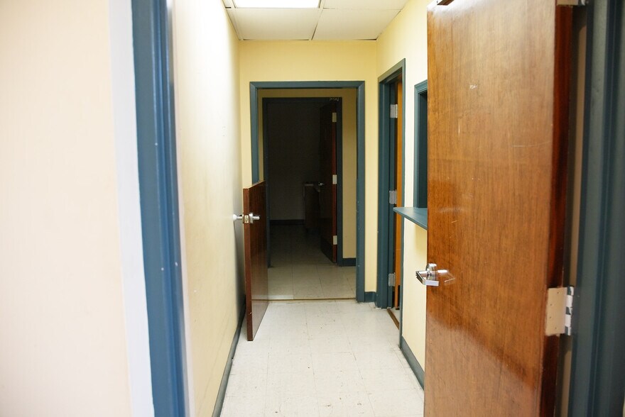 More Photos Of 194 Clinton Ave, Newark Medical For Lease