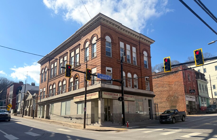 Primary Photo Of 500 S Main St, Pittsburgh Office Residential For Sale