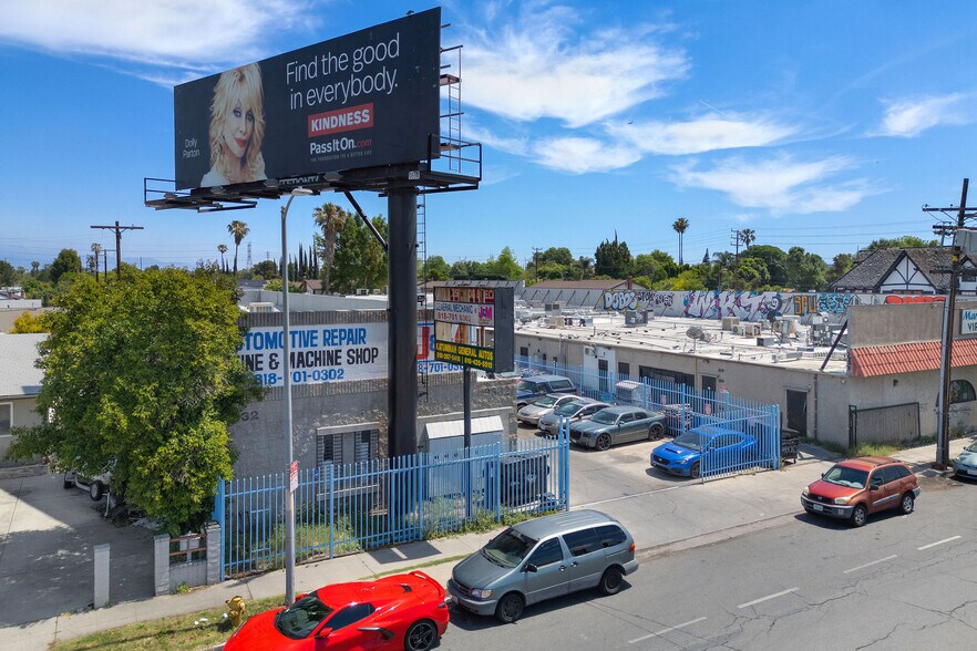 More Photos Of 8332 Tampa Ave, Northridge Auto Repair For Sale