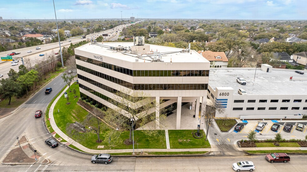 More Photos Of 4747 Bellaire Blvd, Bellaire Unknown For Lease