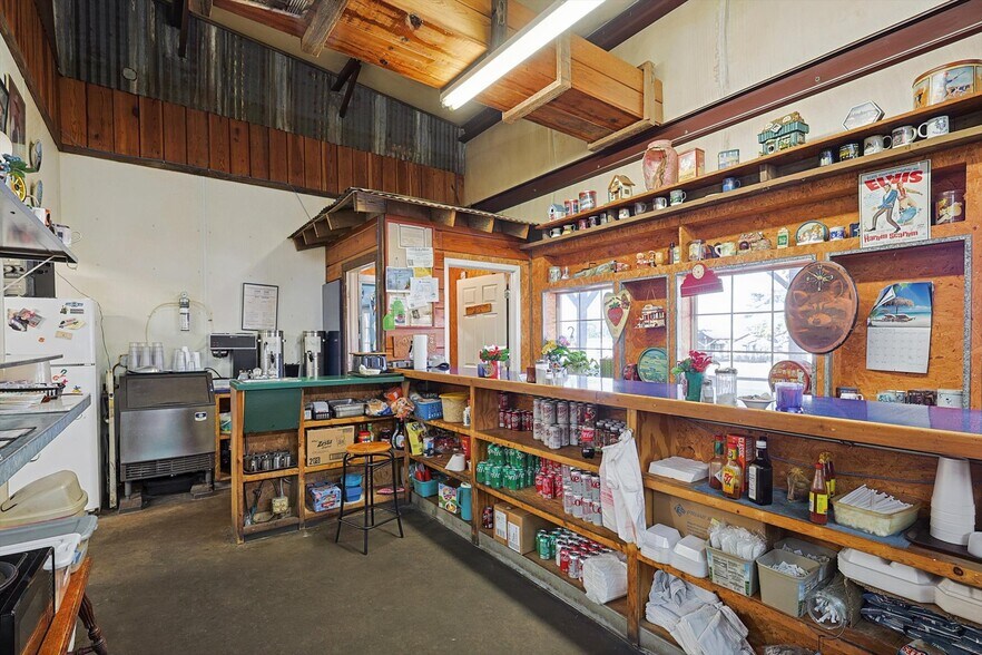 More Photos Of 317 W FM 120, Pottsboro General Retail For Sale