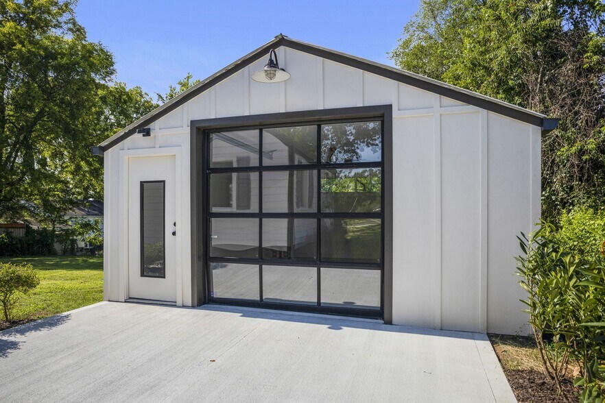 More Photos Of 1303 McGavock Pike, Nashville Storefront Retail Office For Sale