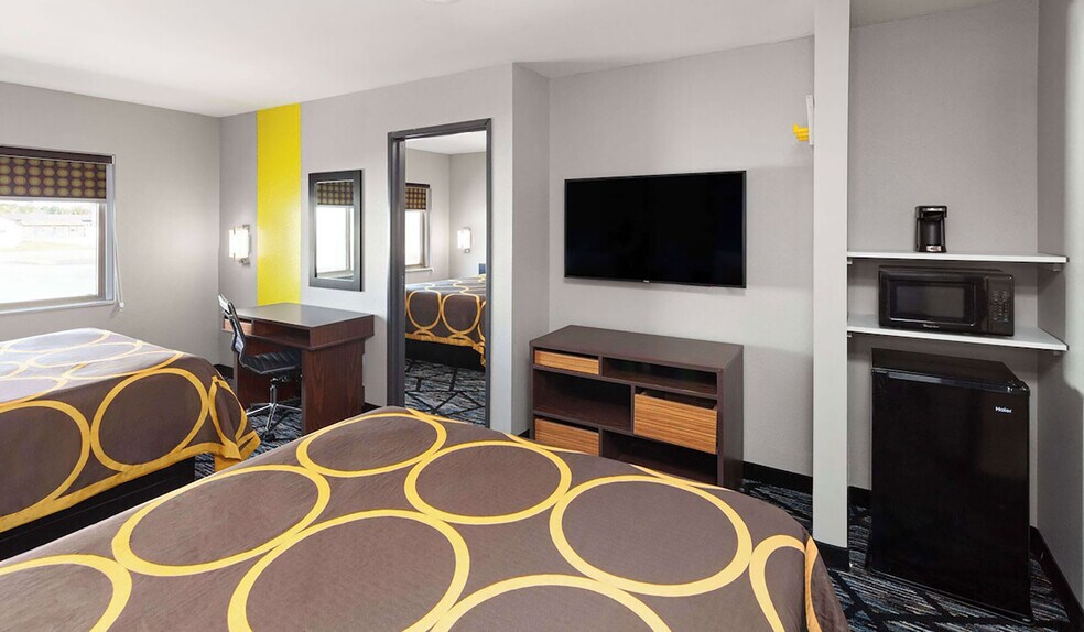 More Photos Of 425 S West St, Olney Hotel For Sale