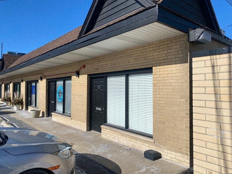 More Photos Of 381 N York Rd, Elmhurst Storefront Retail Office For Lease