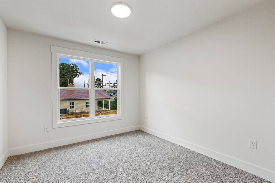 More Photos Of 114 Chella Ct, Sanford Multifamily For Sale