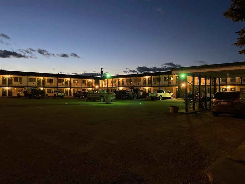 More Photos Of 5305 S Access Rd, Chetwynd Hotel For Sale