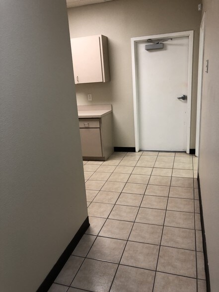 More Photos Of 11601 Pellicano Dr, El Paso Warehouse For Lease