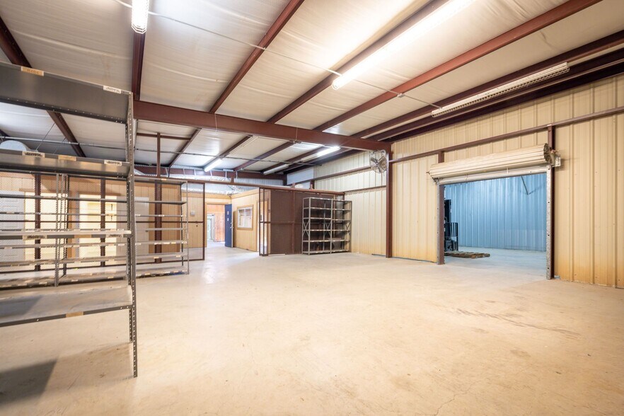 More Photos Of 180 Spring Mountain Dr, Canyon Lake Distribution For Sale