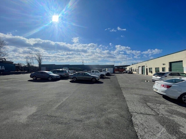 More Photos Of 4125-4147 Hayward Ave, Baltimore Warehouse For Lease