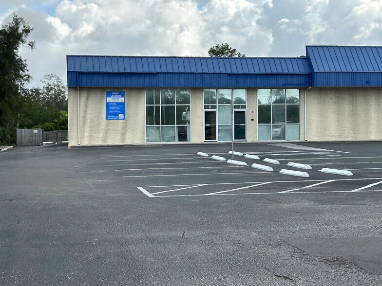 More Photos Of 7400 US Highway 19, New Port Richey Storefront For Lease