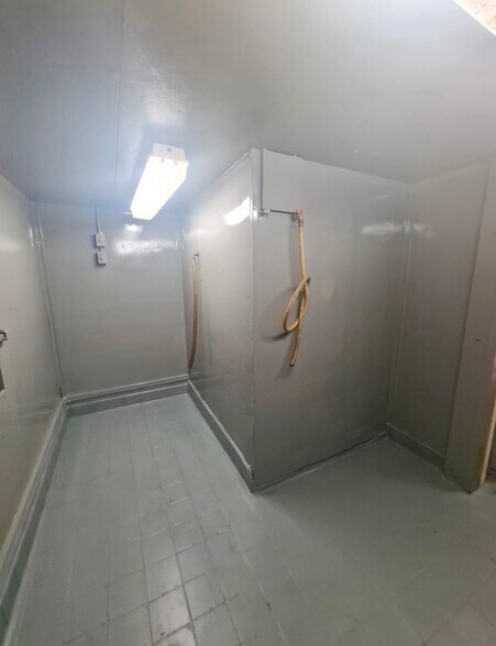 More Photos Of 2423 Commercial Ave, San Antonio Fast Food For Lease