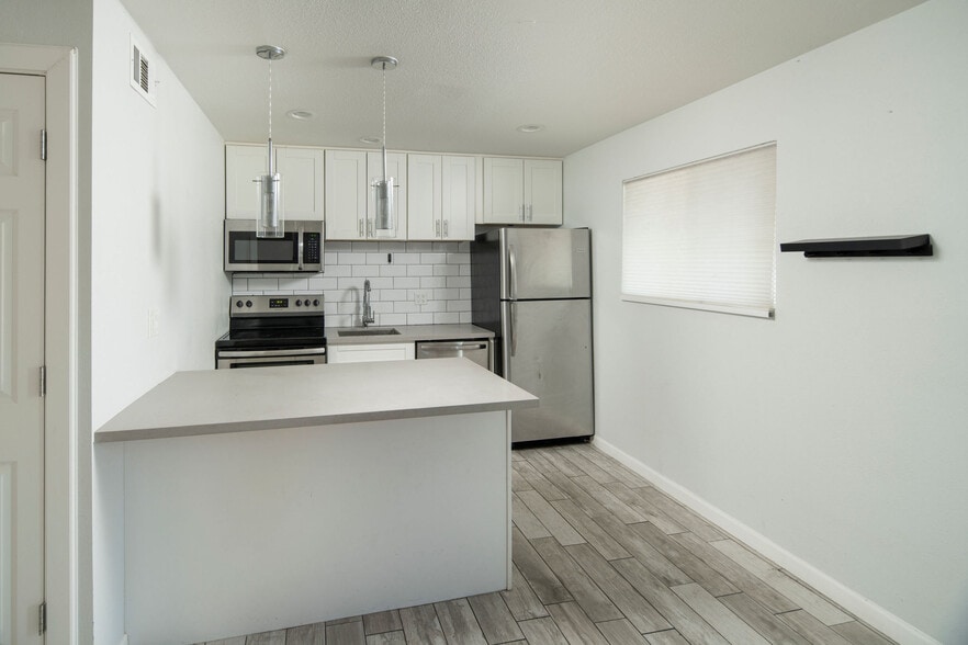More Photos Of 3141 N 37th St, Phoenix Apartments For Sale