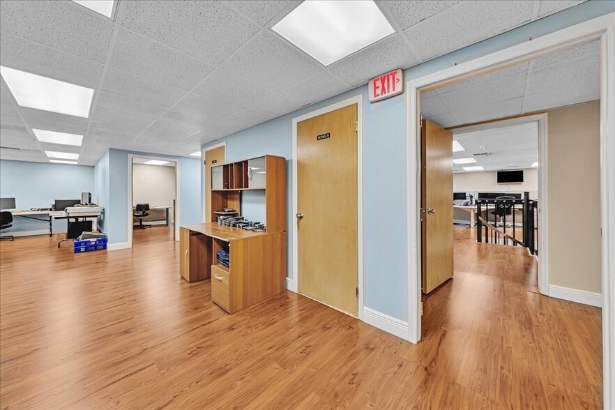 More Photos Of 6187 NW 167th St, Miami Lakes Office For Sale