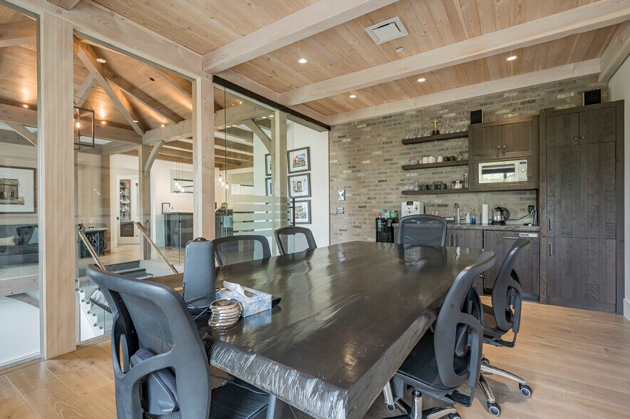 More Photos Of 6039 196 St, Surrey Showroom For Sale