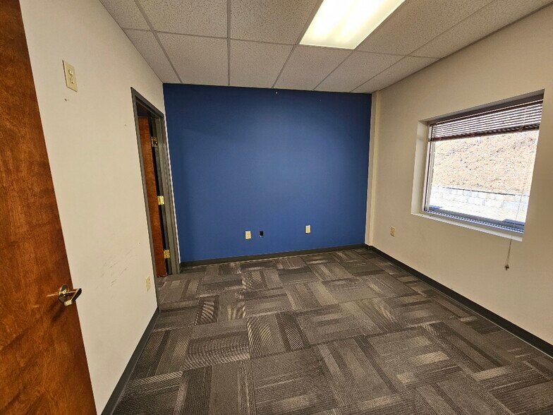 More Photos Of 503 Oak Pl, Atlanta Office For Lease