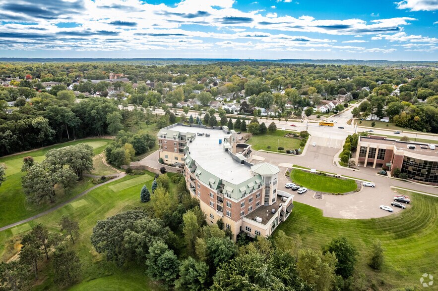 More Photos Of 401 Pinnacle Way, Eau Claire Apartments For Lease