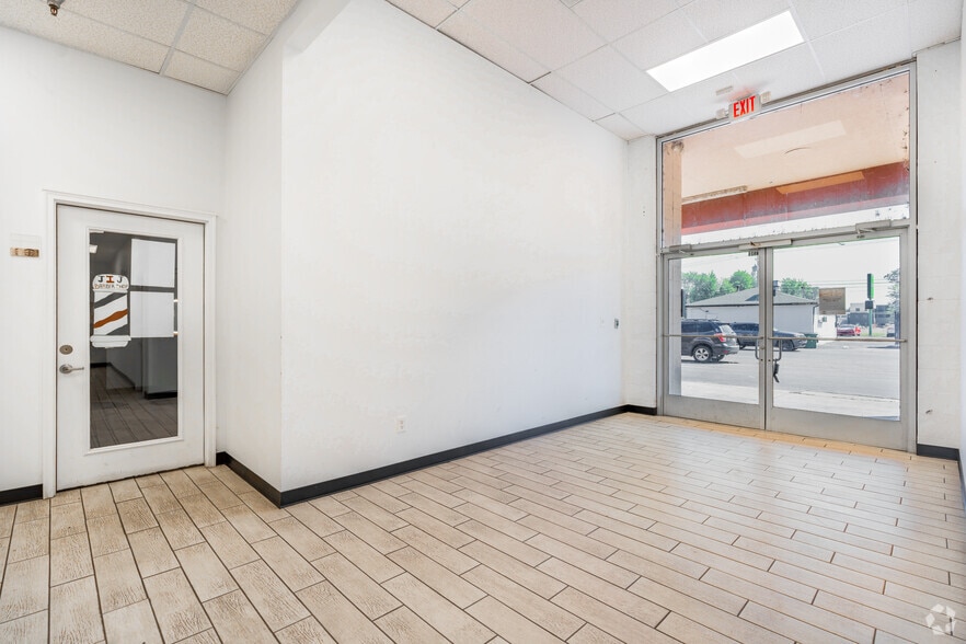 More Photos Of 4244-4944 Poplar Level Rd, Louisville Unknown For Lease