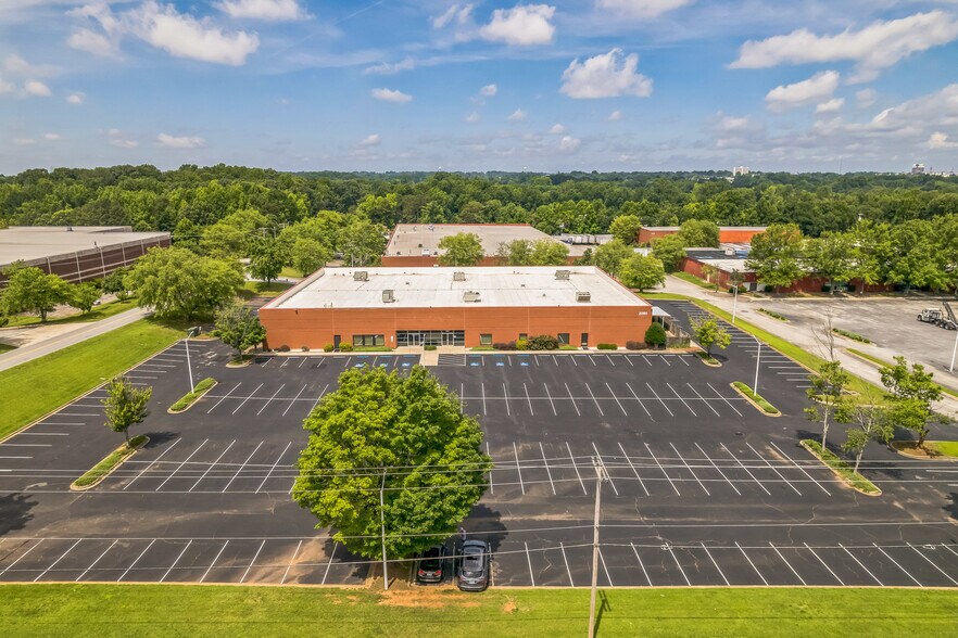 More Photos Of 2080 Brentwood St, High Point Office For Lease