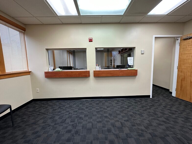 More Photos Of 1740 Oak Tree Rd, Edison Medical For Lease