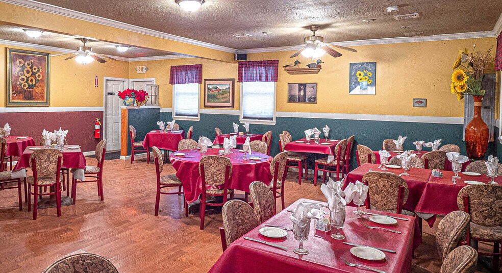 More Photos Of 923 State Route 32, Highland Mills Restaurant For Sale