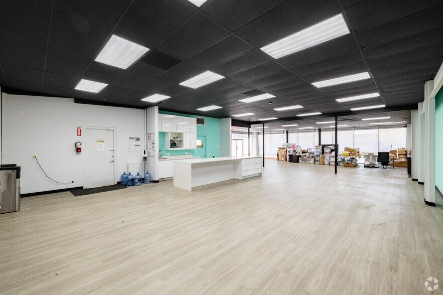 More Photos Of 401-405 W Foothill Blvd, Monrovia Freestanding For Lease