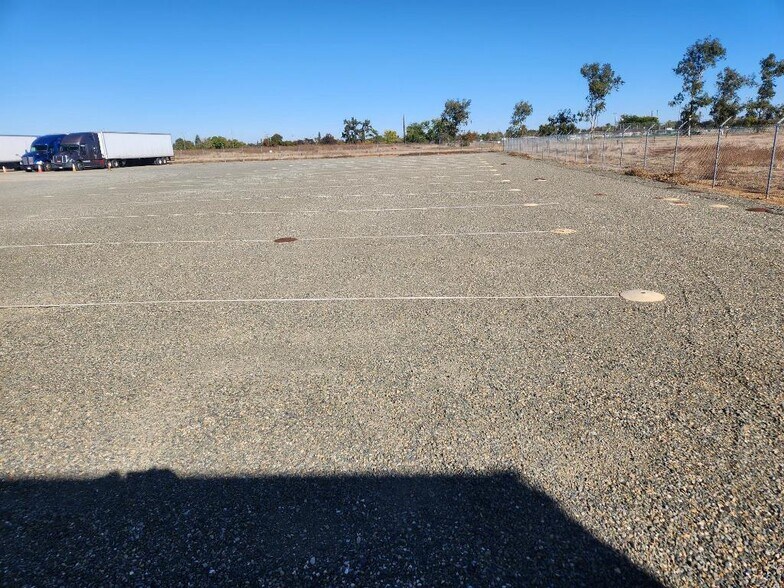 More Photos Of 1287 Furneaux Rd, Olivehurst Office For Lease