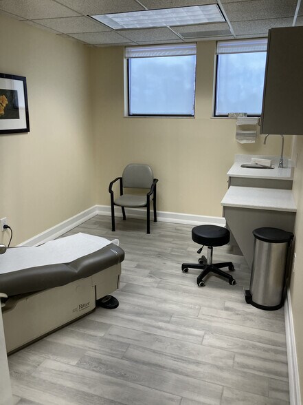 More Photos Of 900 Pine St, Englewood Medical For Sale