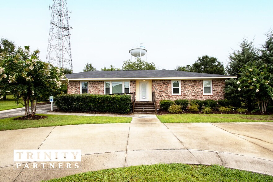 Primary Photo Of 1253 Pine St, Elgin Office For Lease