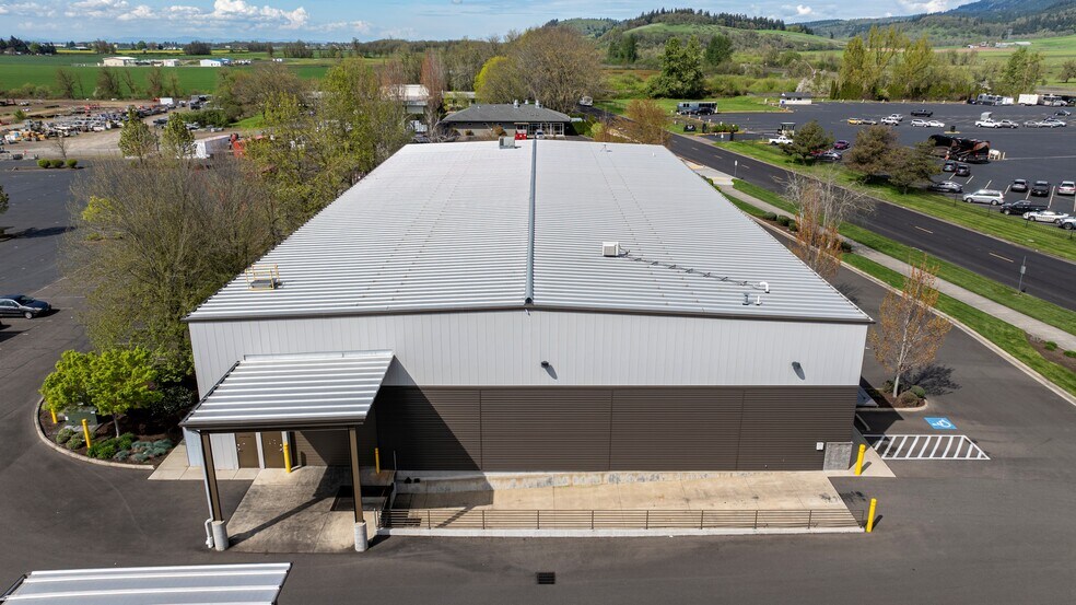 More Photos Of 91370 N Coburg Industrial Way, Coburg Industrial For Lease