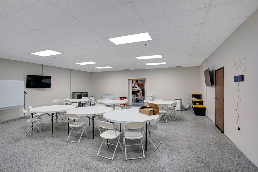 More Photos Of 41551 Date St, Murrieta Light Manufacturing For Sale