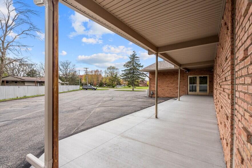 More Photos Of 6206 Lilac Dr N, Brooklyn Center Religious Facility For Sale