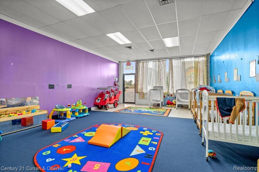 More Photos Of 27500-27520 Joy Rd, Livonia Freestanding For Lease