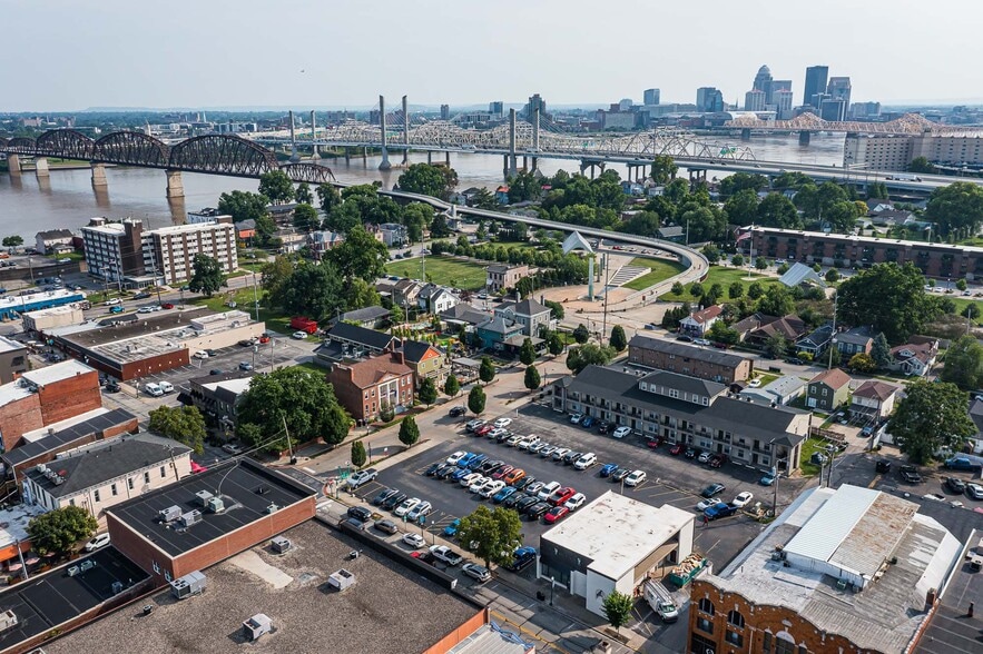 More Photos Of 124 W Chestnut St, Jeffersonville Apartments For Sale