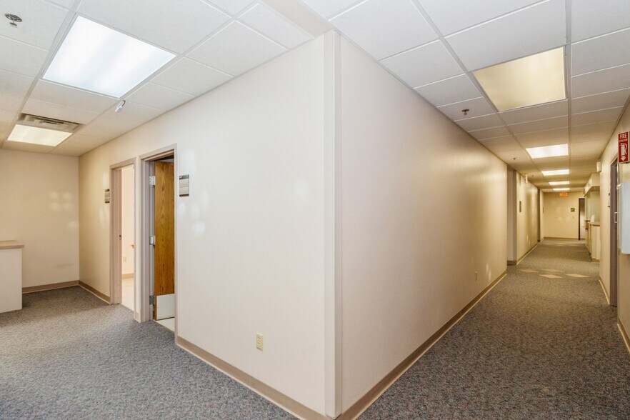 More Photos Of 520 10th Ave, Coralville Medical For Sale