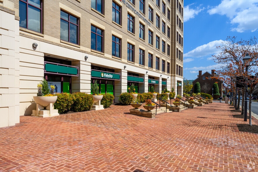 More Photos Of 1725 Duke St, Alexandria Office For Lease