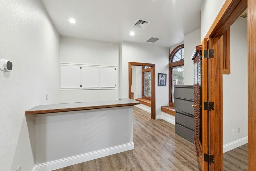 More Photos Of 7685 Northcross Dr, Austin Office For Lease