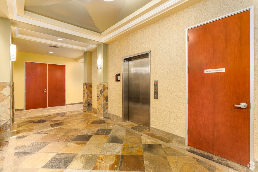 More Photos Of 27433 Tourney Rd, Valencia Office For Lease