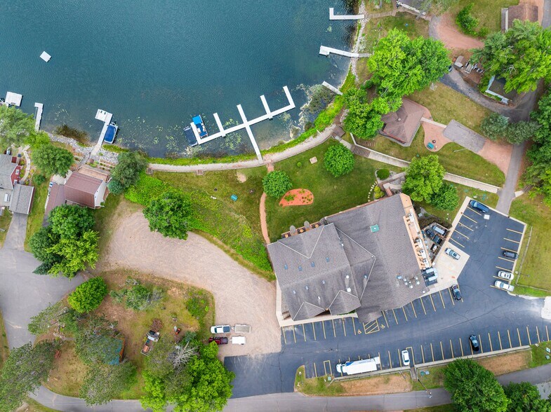 More Photos Of 18398 Waubee Park Ln, Lakewood Hotel For Sale