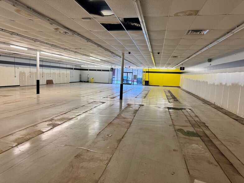 More Photos Of 1651 Blue Ridge Blvd, Troutville Unknown For Lease