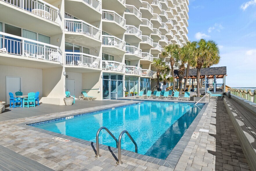 More Photos Of 1012 N Waccamaw Dr, Garden City Apartments For Sale