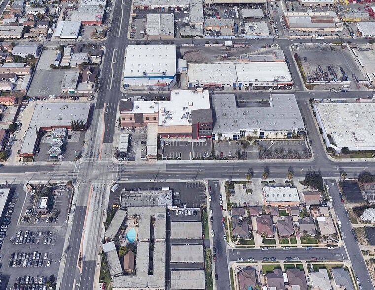 More Photos Of 14215 S Normandie Ave, Gardena Self Storage For Lease