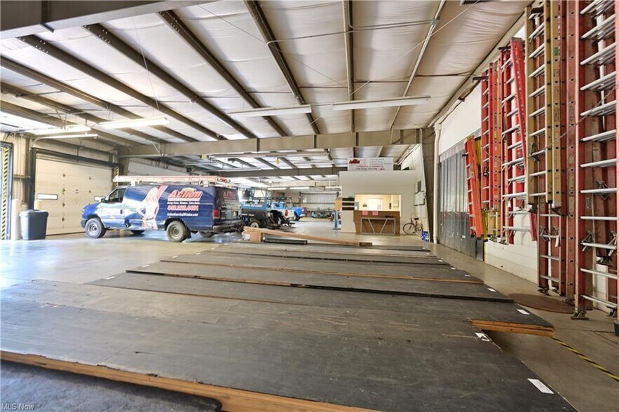 More Photos Of 938 Lorain Blvd, Elyria General Retail For Sale